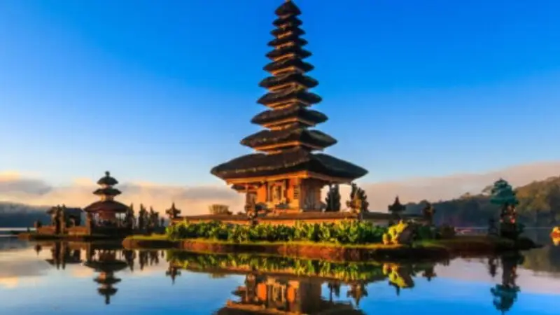 Ulun Danu temple 2